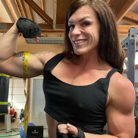 HerBicepsCam .